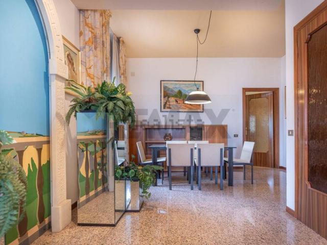 Case e ville in vendita di 326 m² in Contrada Costa Cola, 61