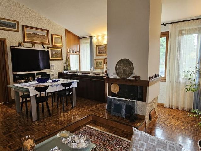 Case e ville in vendita di 327 m²