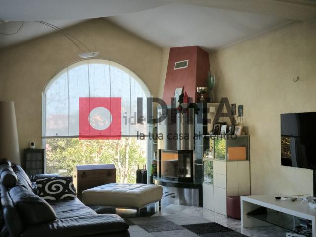 Case e ville in vendita di 327 m²