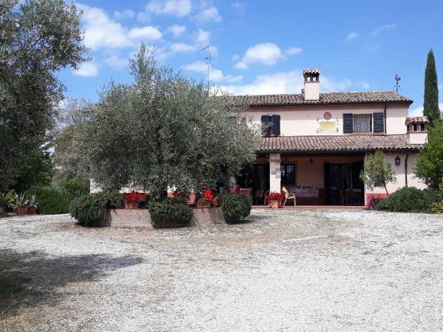 Case e ville in vendita di 327 m² in Via San Tomaso, 2928
