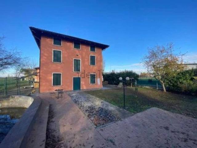 Case e ville in vendita di 327 m² in Via Villana, 2