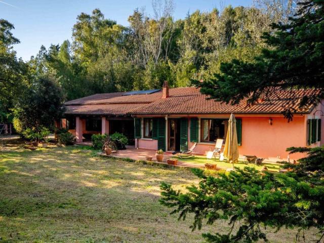 Case e ville in vendita di 328 m²