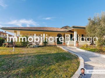 Case e ville in vendita di 328 m² in Via Maso