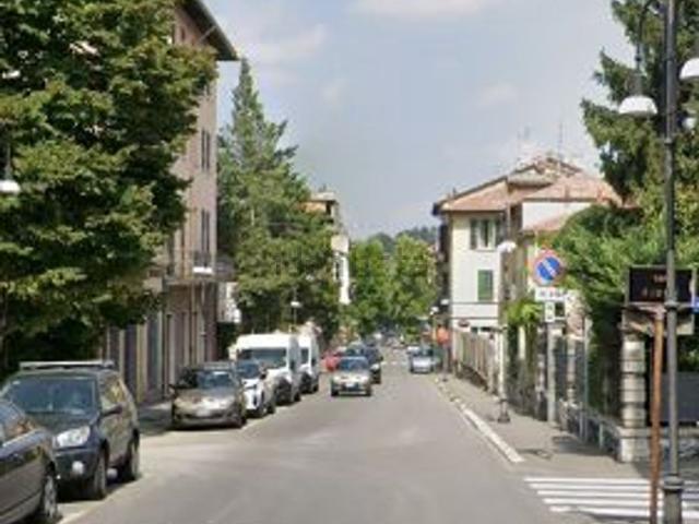 Case e ville in vendita di 328 m² in Via Milano