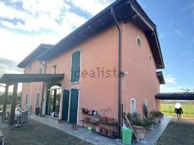 Case e ville in vendita di 328 m² in Via Villana