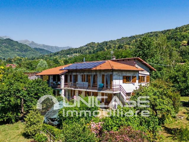 Case e ville in vendita di 328 m² in Strada dei Jallà, 15