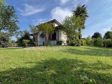 Case e ville in vendita di 330 m²