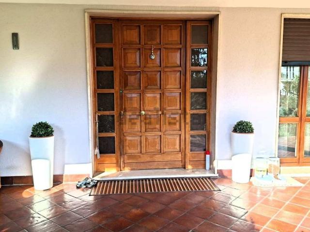 Case e ville in vendita di 330 m²