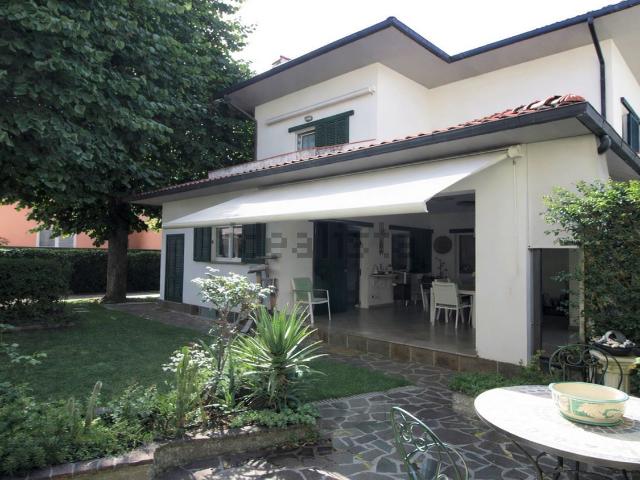 Case e ville in vendita di 330 m²