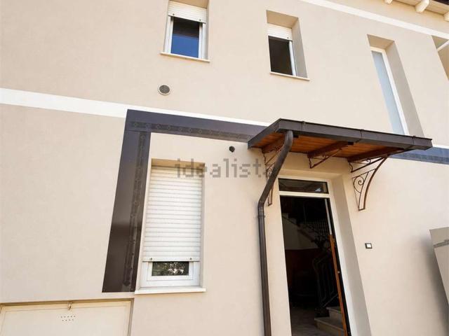 Case e ville in vendita di 330 m²