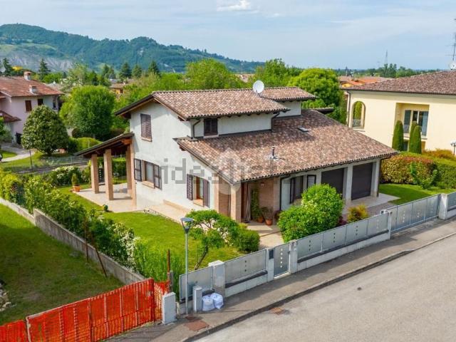 Case e ville in vendita di 330 m²