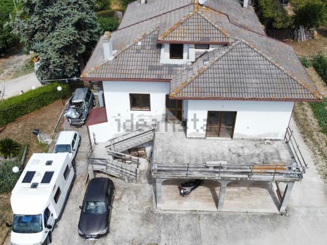 Case e ville in vendita di 330 m²
