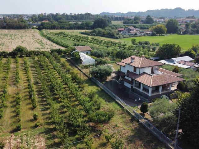 Case e ville in vendita di 330 m²
