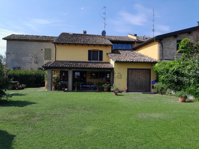 Case e ville in vendita di 330 m²