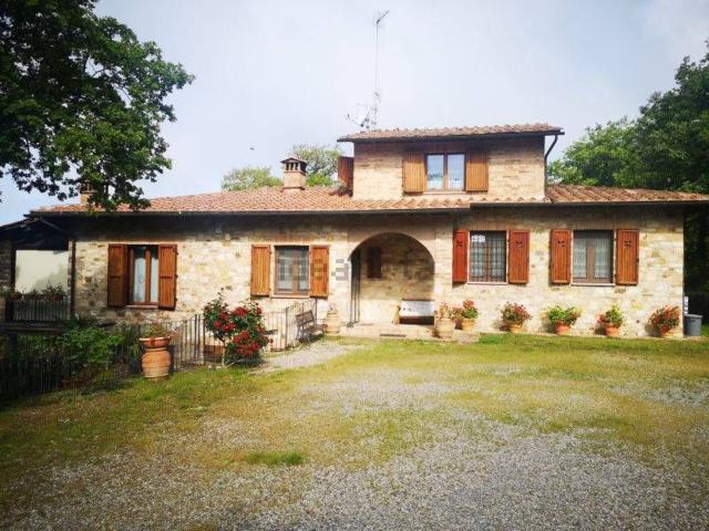 Case e ville in vendita di 330 m²