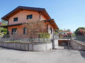 Case e ville in vendita di 330 m²