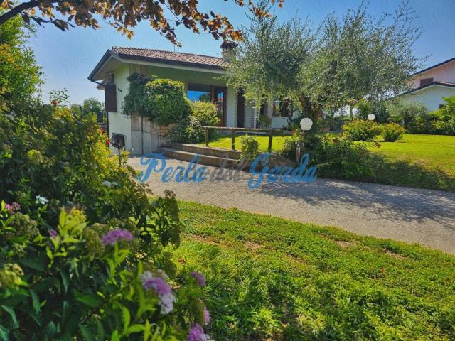 Case e ville in vendita di 330 m²