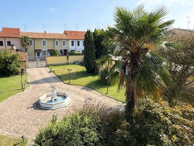 Case e ville in vendita di 330 m²