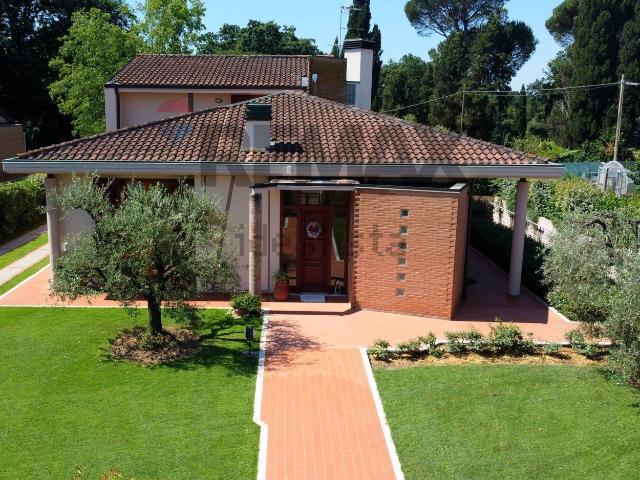 Case e ville in vendita di 330 m²