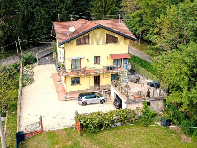 Case e ville in vendita di 330 m² in Via Cavour, 5