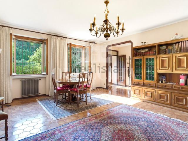 Case e ville in vendita di 330 m² in Via Campiani