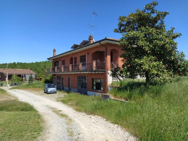 Case e ville in vendita di 330 m² in Via Case Sparse Piana