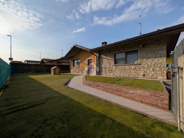 Case e ville in vendita di 330 m² in Via Alessandro Volta, 30