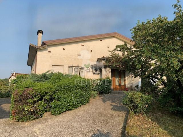 Case e ville in vendita di 330 m² in Via Garibaldi, 74