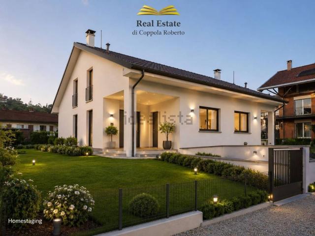 Case e ville in vendita di 330 m² in Via Giuseppe Rapelli