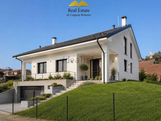 Case e ville in vendita di 330 m² in Via Giuseppe Rapelli