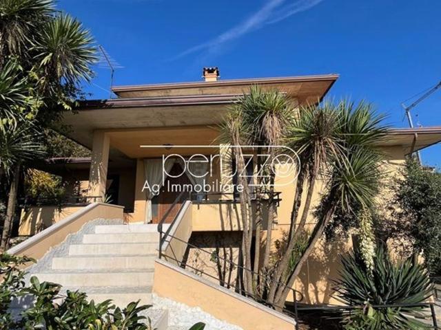 Case e ville in vendita di 330 m² in Via Don Girolamo Carli