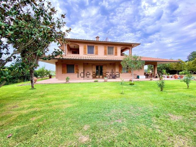 Case e ville in vendita di 330 m² in Via del mare