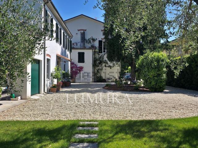 Case e ville in vendita di 330 m² in Via Della Marginetta, 78