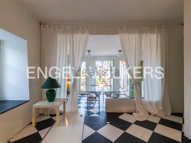 Case e ville in vendita di 330 m² in Via della Vittoria