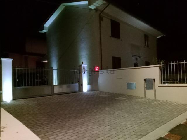 Case e ville in vendita di 330 m² in Via di Montecarlo, 2