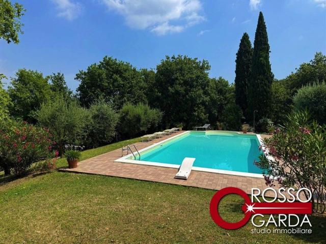 Case e ville in vendita di 330 m² in Via Ettore Andreis