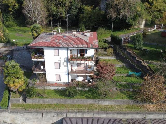 Case e ville in vendita di 330 m² in Via Medoni, 4