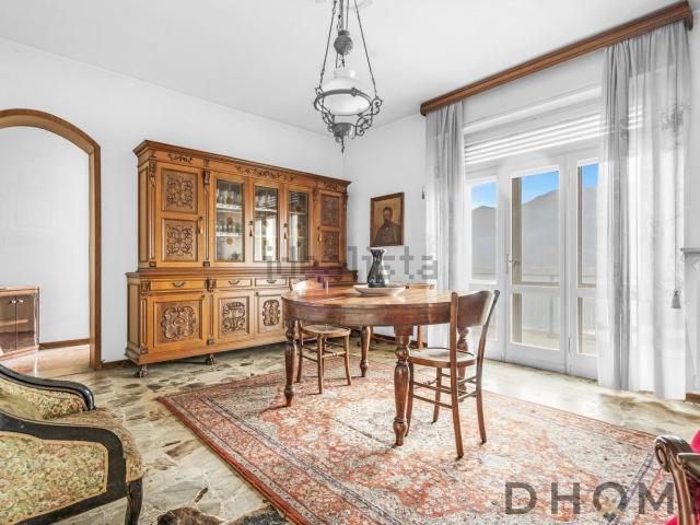 Case e ville in vendita di 330 m² in Via Nazionale, 14