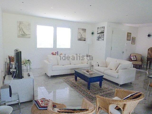 Case e ville in vendita di 330 m² in Via Sant&apos Elena