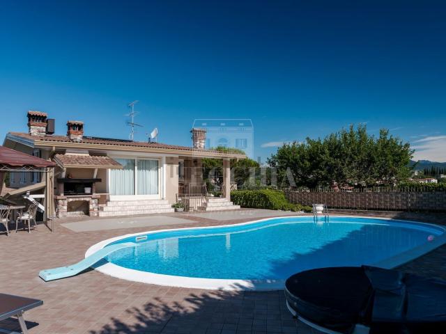 Case e ville in vendita di 330 m² in Via Panoramica, 3