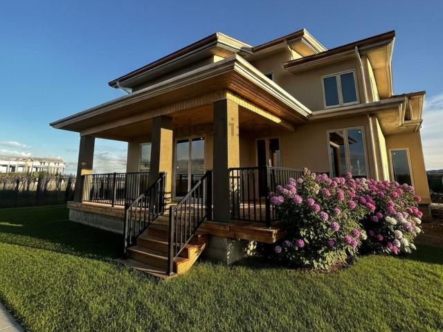 Case e ville in vendita di 330 m² in Via Piano Valle, 56