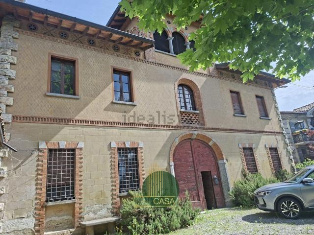 Case e ville in vendita di 330 m² in Via Roma, 94