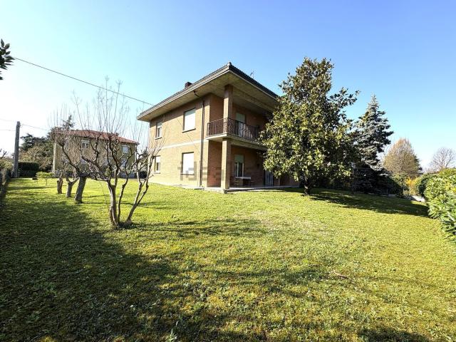 Case e ville in vendita di 330 m² in Via Vittorio Emanuele II, 61