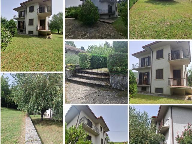 Case e ville in vendita di 330 m² in Località Castel Focognano, 1