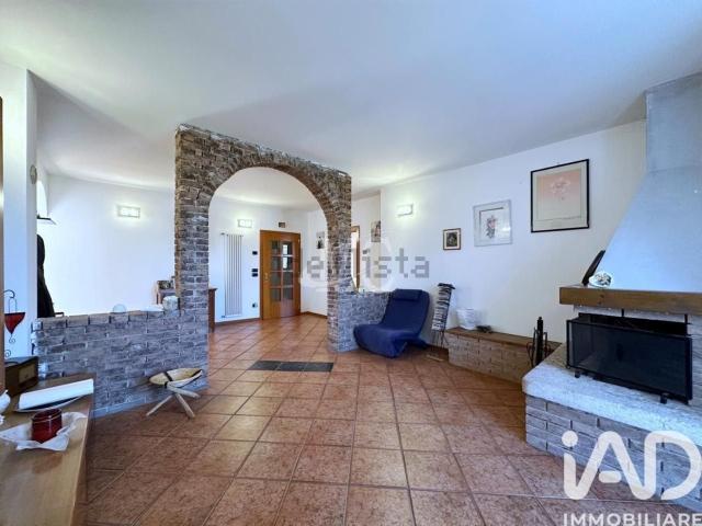 Case e ville in vendita di 330 m² in Località I Montagnoi, 9
