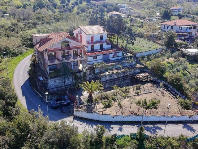 Case e ville in vendita di 330 m² in Salita degli Ulivi