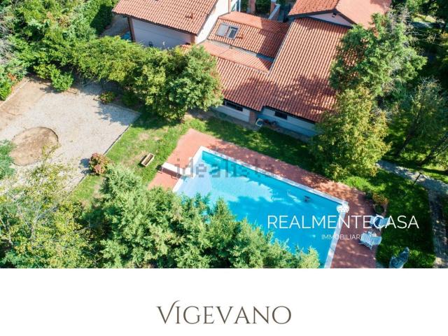 Case e ville in vendita di 330 m² in Strada della Presciutta