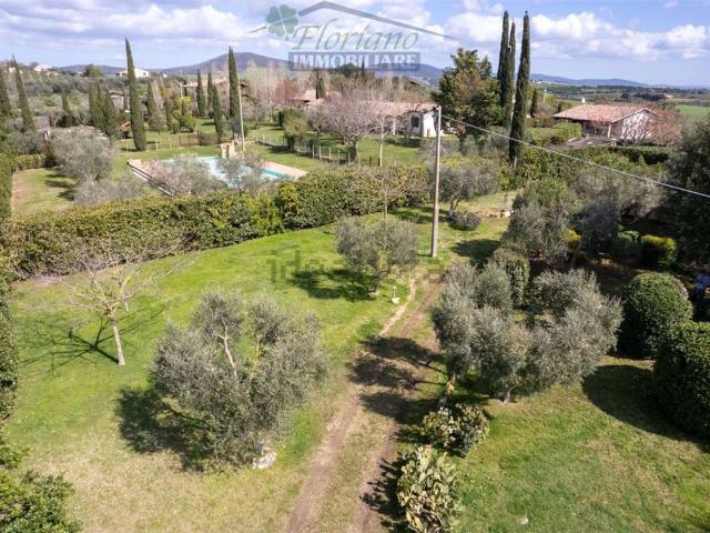 Case e ville in vendita di 330 m² in Località Poggio Cavallucciaro