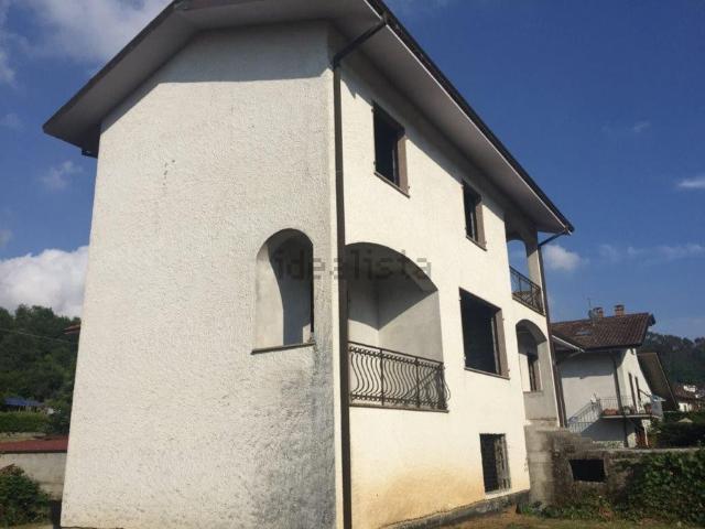 Case e ville in vendita di 330 m² in Strada Statale 1