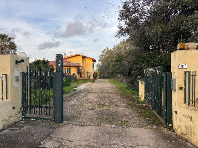 Case e ville in vendita di 330 m² in Strada Vicinale Monte Oro, 50
